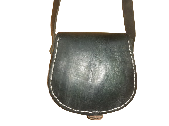 Bolso redondo con una piedra-4