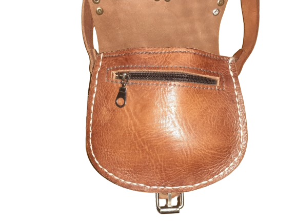 Bolso redondo con una piedra-1